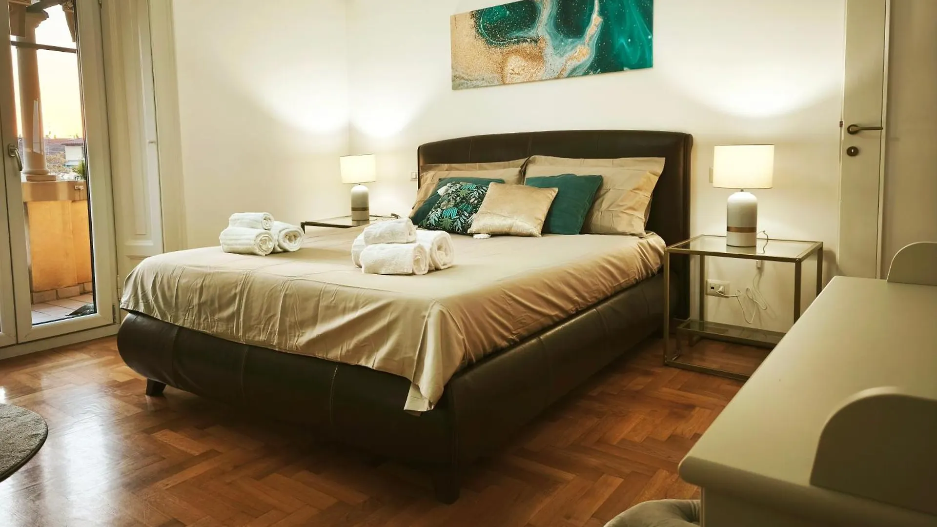 Elegant City View Flat Adjacent Metro Milan 0*,