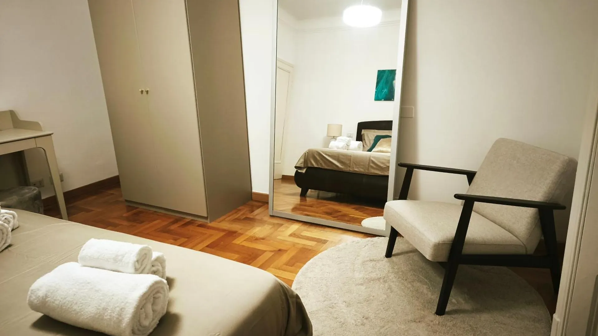 Apartment Elegant City View Flat Adjacent Metro Milan Italy